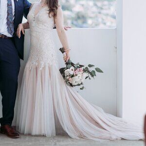 LauMarie Bridal Wedding Dress - Size 6 (Street Size 4)